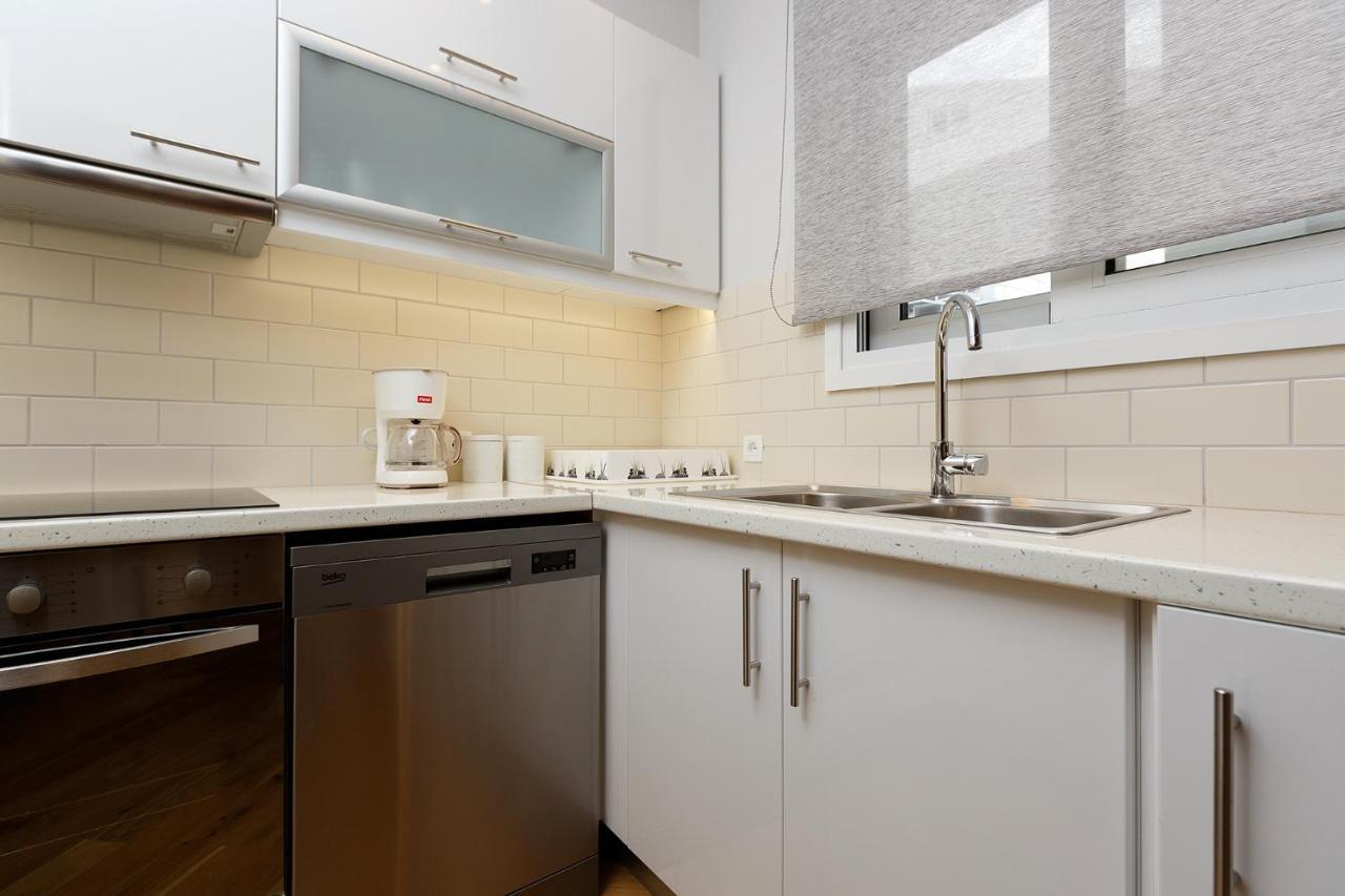 Cozy Downtown Apartment